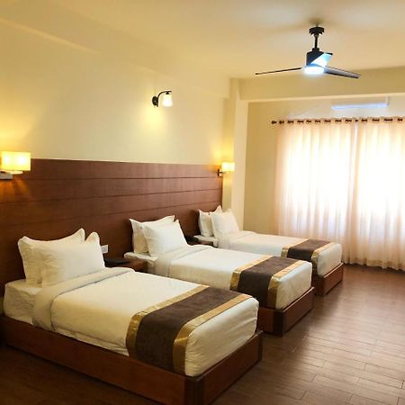 Legphel Hotel Фунтшолинг Екстериор снимка