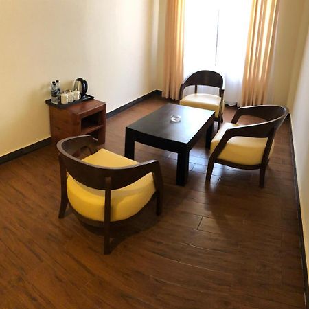 Legphel Hotel Фунтшолинг Екстериор снимка