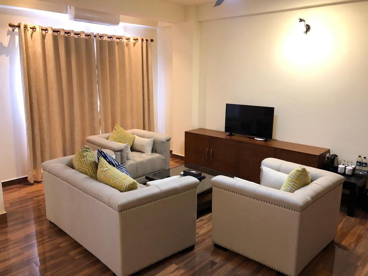 Legphel Hotel Фунтшолинг Екстериор снимка