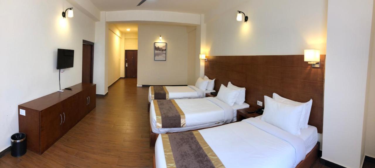 Legphel Hotel Фунтшолинг Екстериор снимка