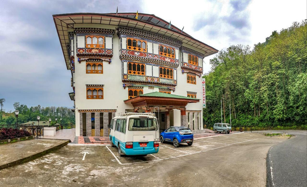 Legphel Hotel Фунтшолинг Екстериор снимка